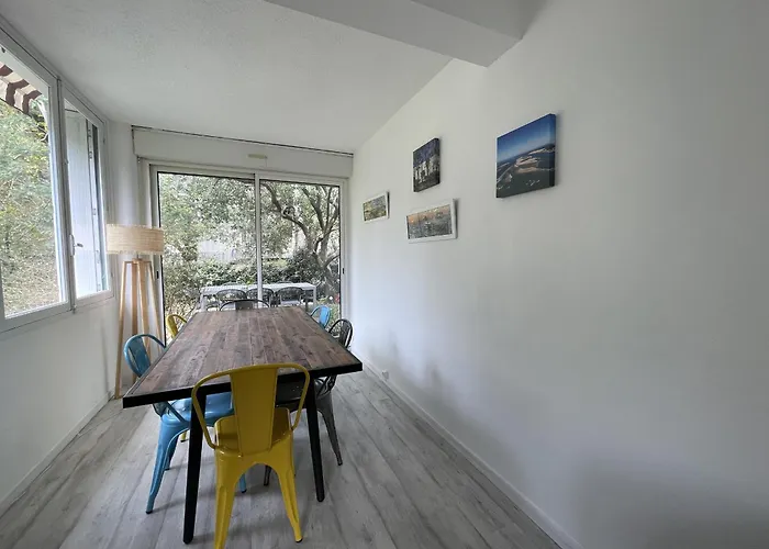 Maison Familiale A : 3 Chambres, Jardin Sous Les Pins, Wifi Fibre, Proche Et Centre - Fr-1-420-145