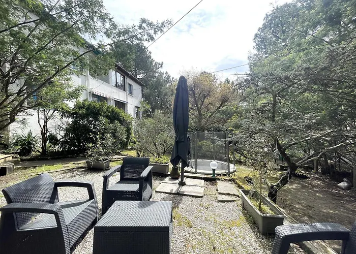 Vakantiehuis Maison Familiale A : 3 Chambres, Jardin Sous Les Pins, Wifi Fibre, Proche Et Centre - Fr-1-420-145