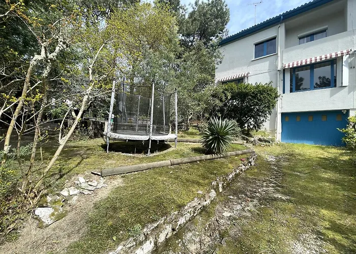 Maison Familiale A : 3 Chambres, Jardin Sous Les Pins, Wifi Fibre, Proche Et Centre - Fr-1-420-145 *